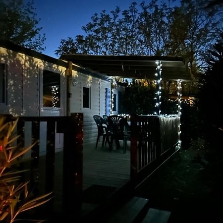 Mobil-Home Au Pied Du Luberon La Roque-d'Antheron Zewnętrze zdjęcie