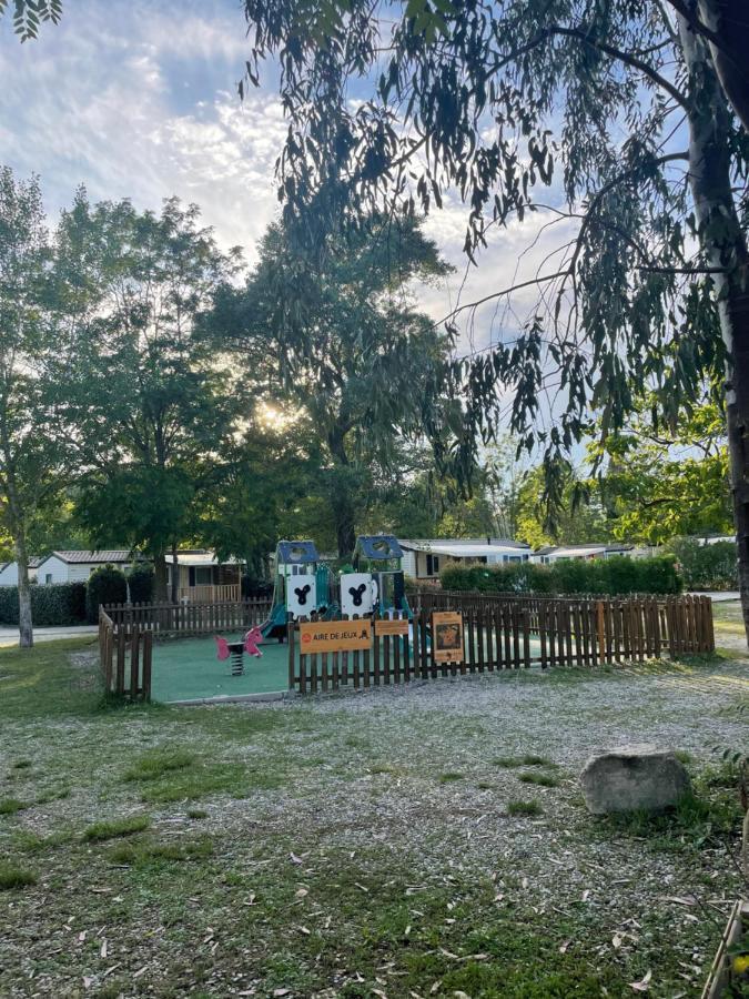 Mobil-Home Au Pied Du Luberon La Roque-d'Antheron Zewnętrze zdjęcie